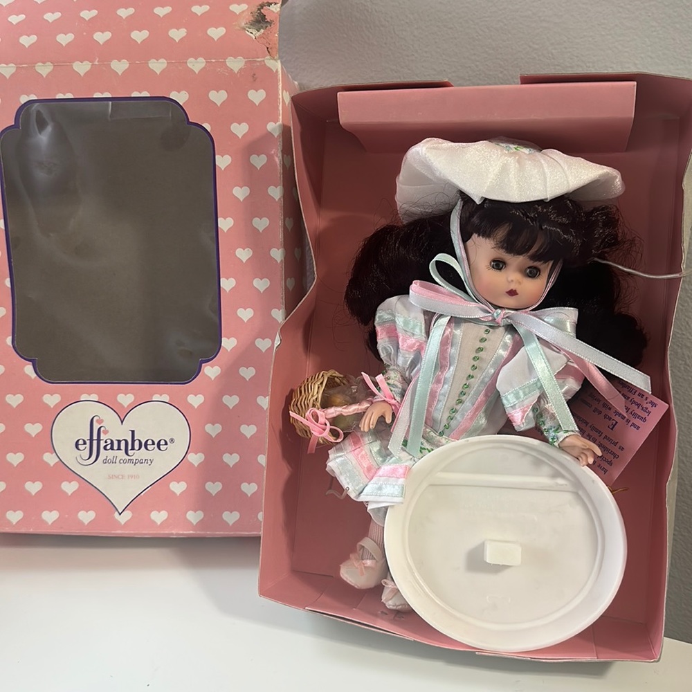 Vintage 1994 Effanbee Easter Doll in box MV124